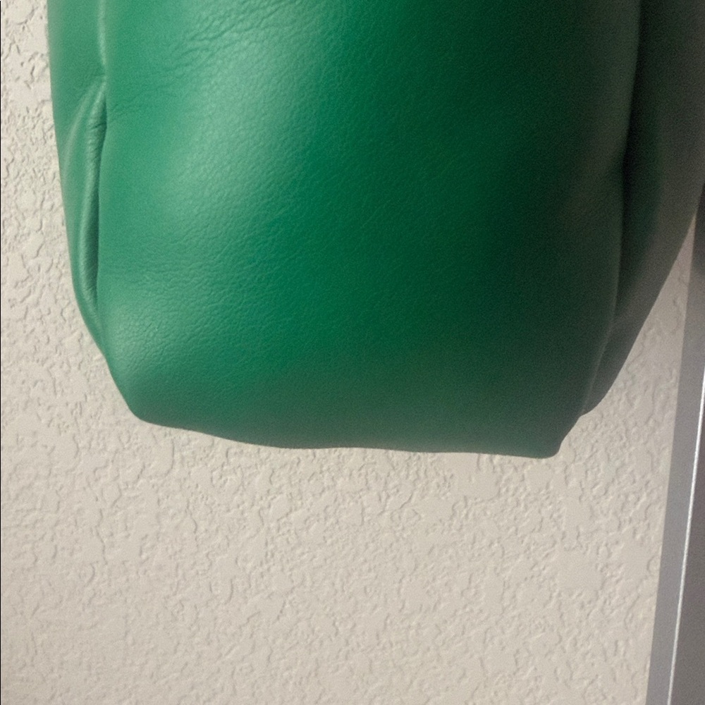 Virago Vibrant Green Vegan Mini Bag - Picture 7 of 8